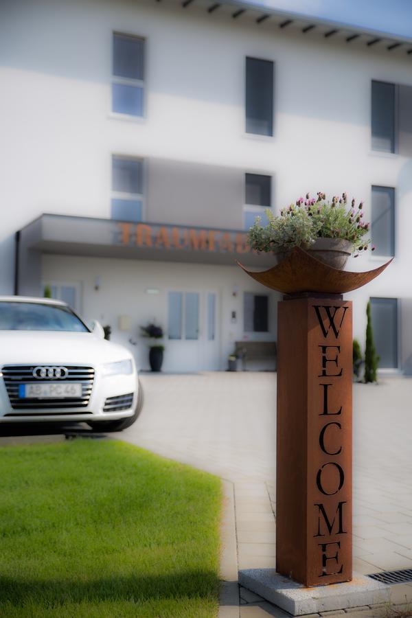 Hotel Traumfabrik Büttelborn Extérieur photo