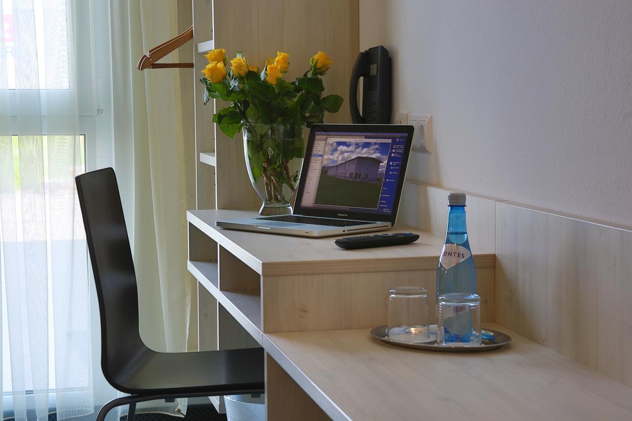 Hotel Traumfabrik Büttelborn Extérieur photo