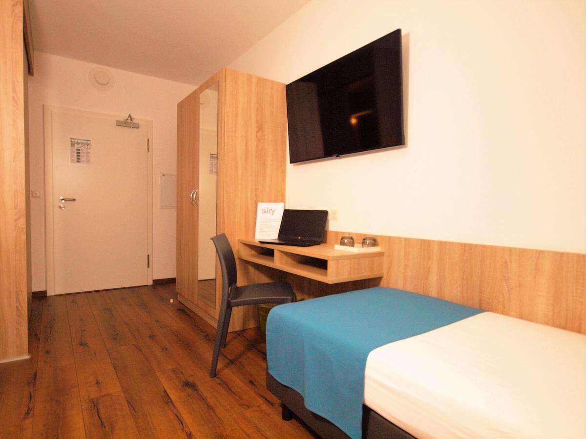 Hotel Traumfabrik Büttelborn Extérieur photo